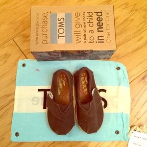 TOMS // Classic Chocolate // Tiny 5