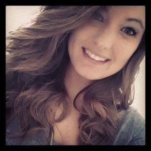 Meet your Posher, Lauren