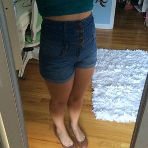 Super high waisted denim shorts!