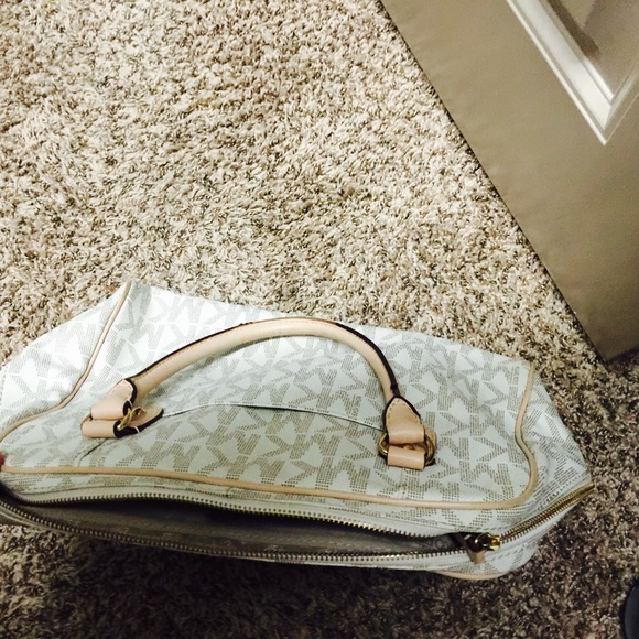 Want monogram and white ? Here you go! - Picture 3 of 3