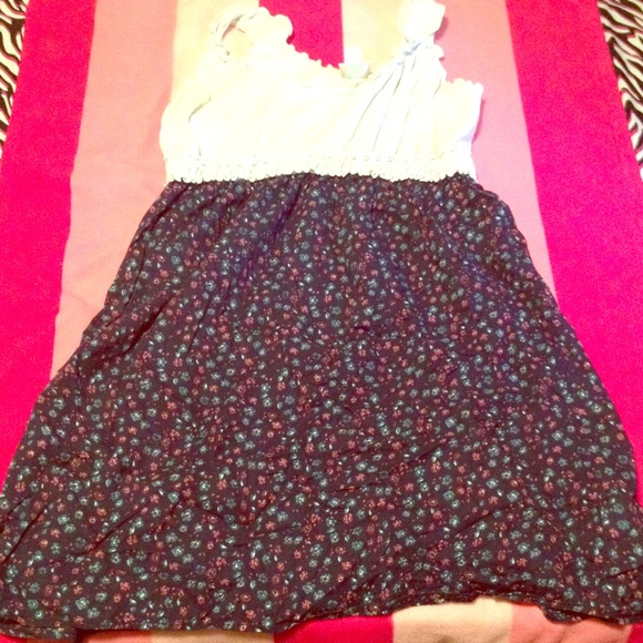 Flower dress - Picture 1 of 4