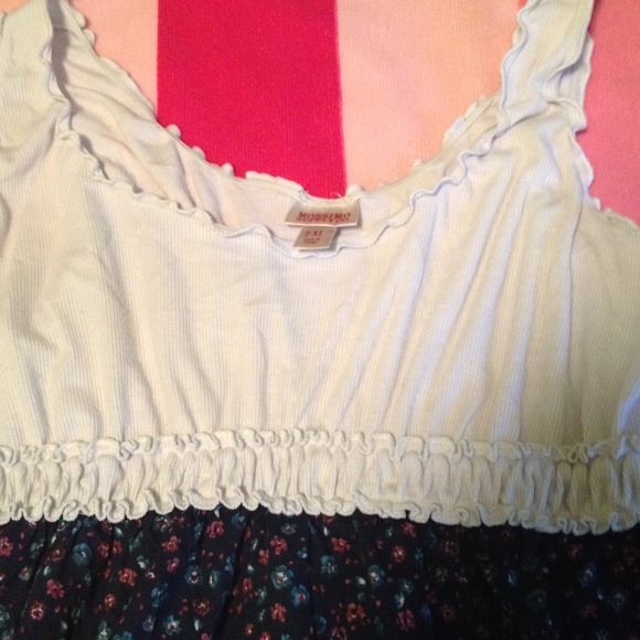 Flower dress - Picture 2 of 4