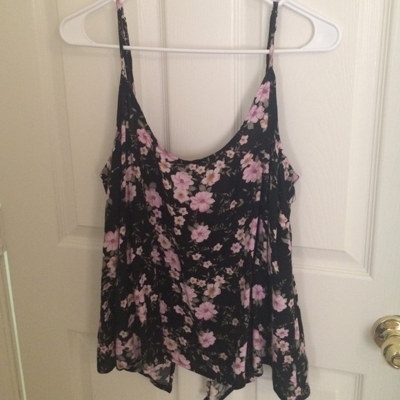 Black flower, open backed American Eagle tank