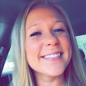 Meet your Posher, Elisa