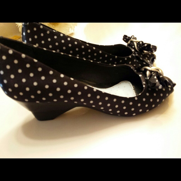 Moleca Shoes - 💕Adorable Polka dot shoe