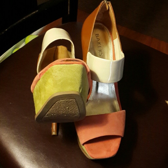 Heels - Picture 2 of 3