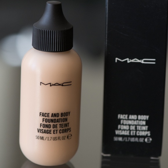 MAC Studio Face & Body Foundation N2
