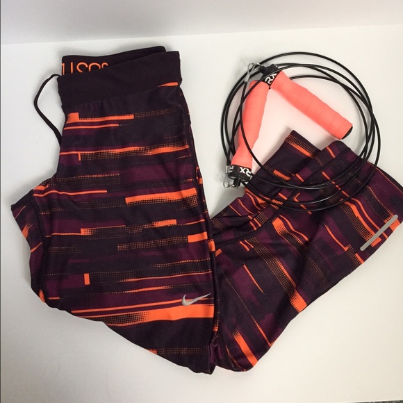 Nike Pants - Nike Dri fit relay Capri pants/crops