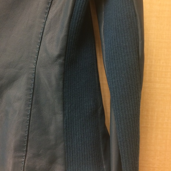 :: SOLD :: - Picture 4 of 4