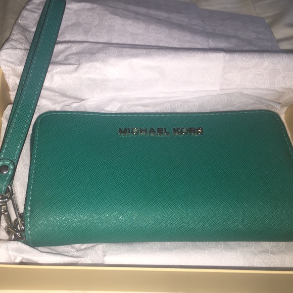 Micheal Kors wallet