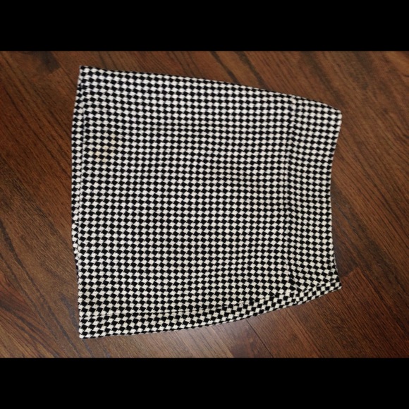 Black and white tweed skirt