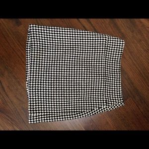 Black and white tweed skirt