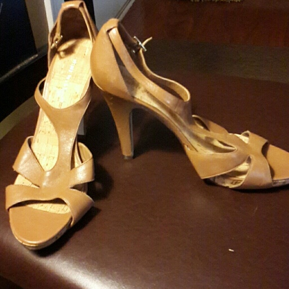 Shoes - Picture 2 of 3