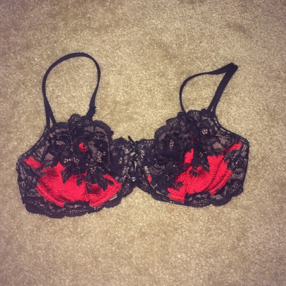 34C Victoria's Secret black and red lace bra - Picture 1 of 4