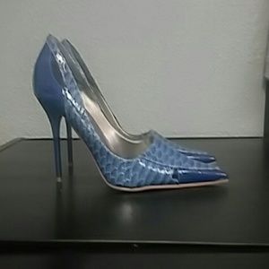 Blue Carrini patent leather shoe
