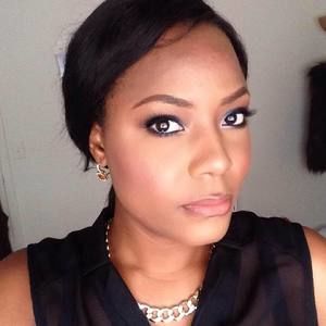 Meet your Posher, Lola