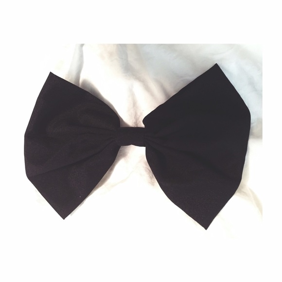 Black Hair Bow