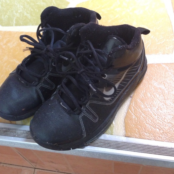 Black Basketball Shoes