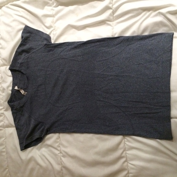 lululemon grey short sleeve top