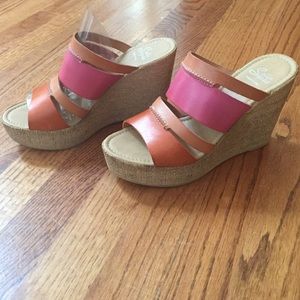 Multicolored leather wedge.. Size 7