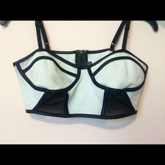 Kendall & Kylie crop top (stretch) Medium