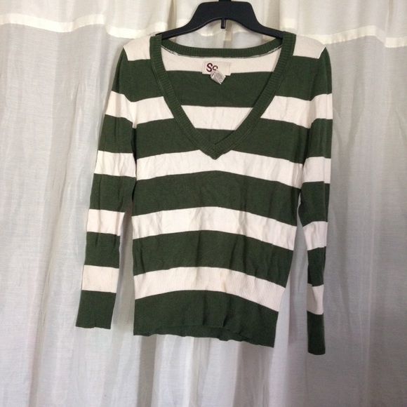 Green and white stripped sweater - Picture 1 of 3