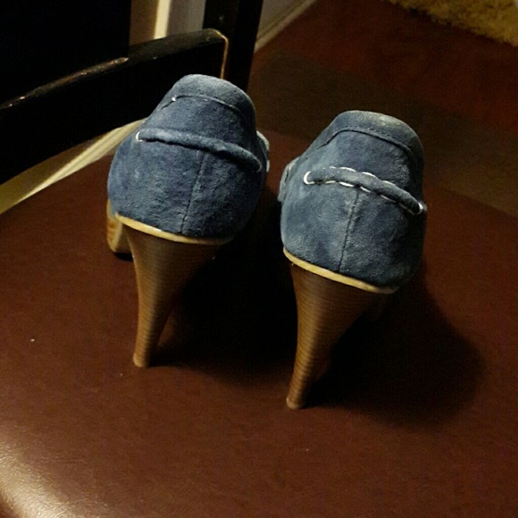 Shoes - Picture 2 of 3