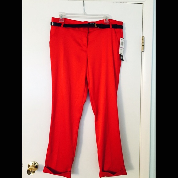 🔴SOLD🔴Xoxo red dress pants - Picture 2 of 3