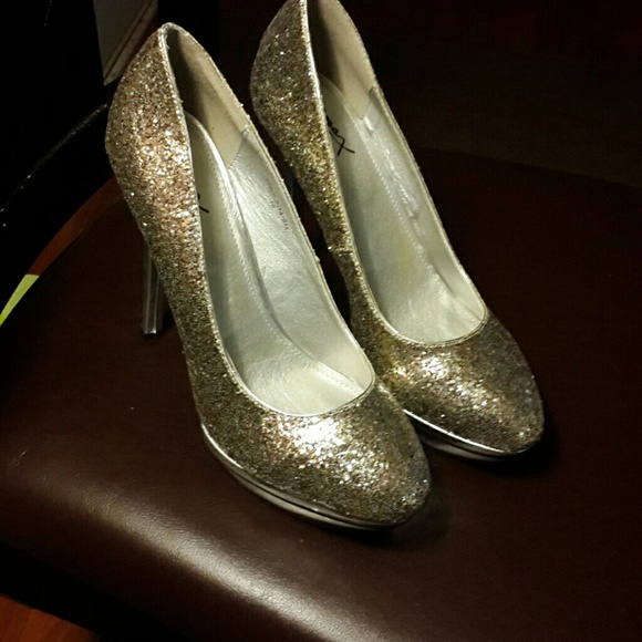 Heel - Picture 2 of 3