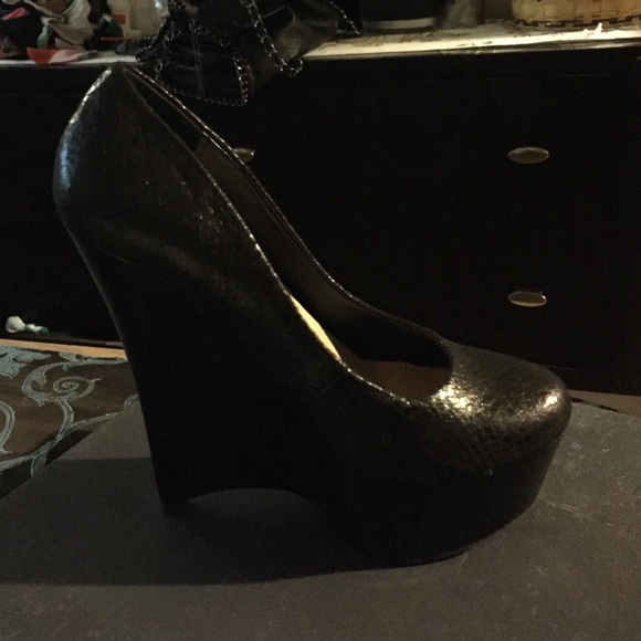 Halston - Picture 2 of 3