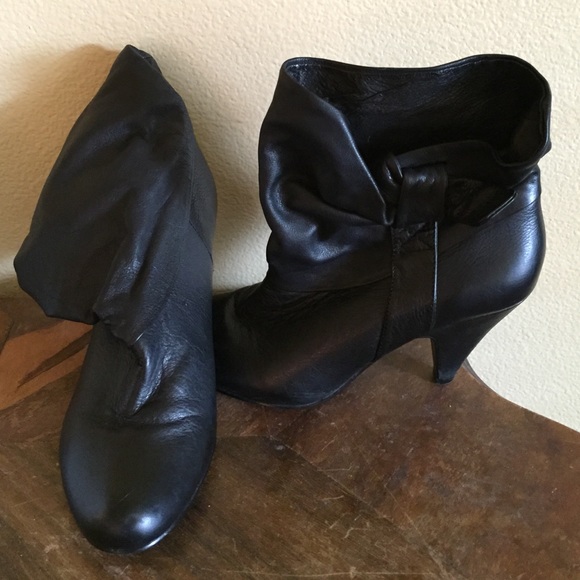 Black booties, size 7, Steven madden, black