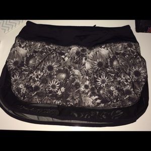 Lululemon hottie hot skirt! NWOT