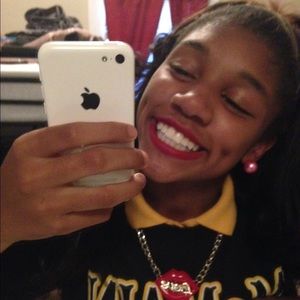 Meet your Posher, Kalia