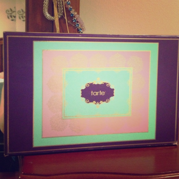 Limited edition tarte away oui go palette