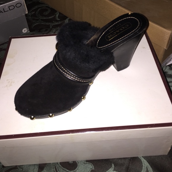 Coach - Picture 3 of 3