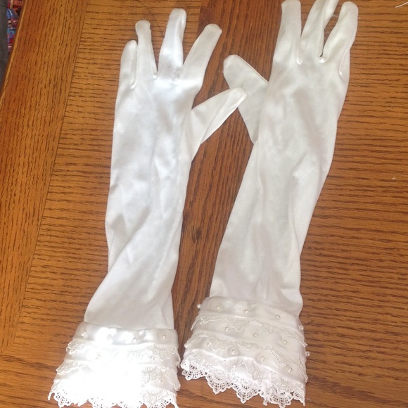 White fancy gloves