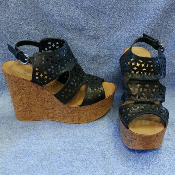 Wanted Shoes - Wanted Wedge Sandle Shoe Anita Size 8 Black