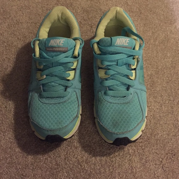 Nike Dual Fusion ST2 training shoes