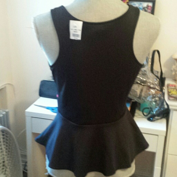 Top - Picture 2 of 2