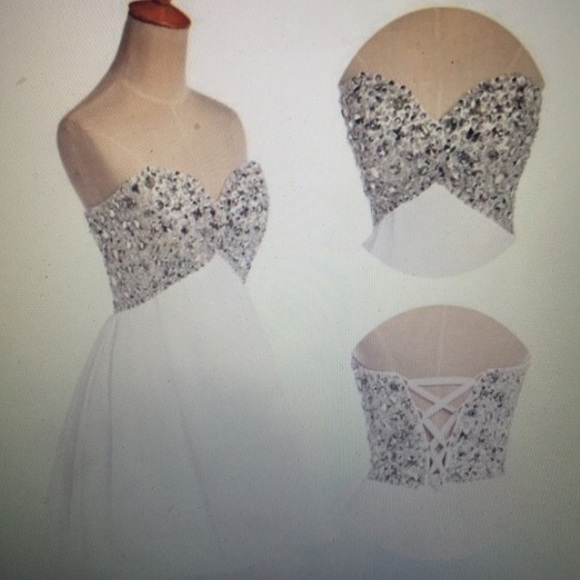 GORGEOUS SPARKLY WHITE DRESS - Picture 1 of 4