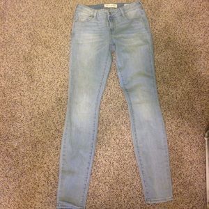 Bullhead Light Wash Denim