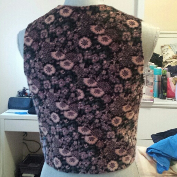 Vest - Picture 2 of 2