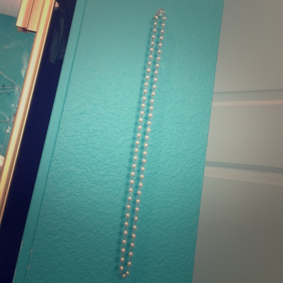 Silver and pearl necklace