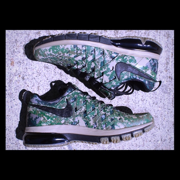 Nike fingertraps