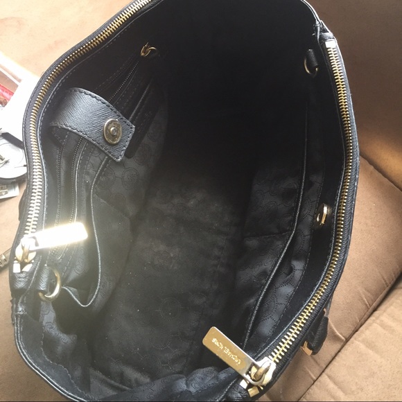 Michael Kors HandBag - Picture 3 of 4