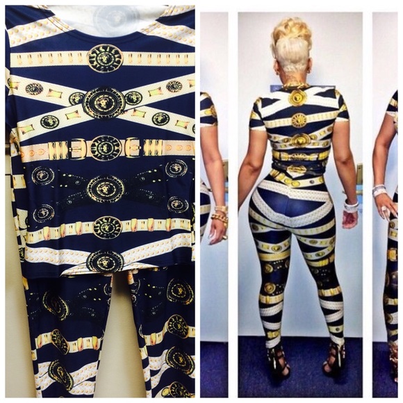 2 piece body con set. DOLD!