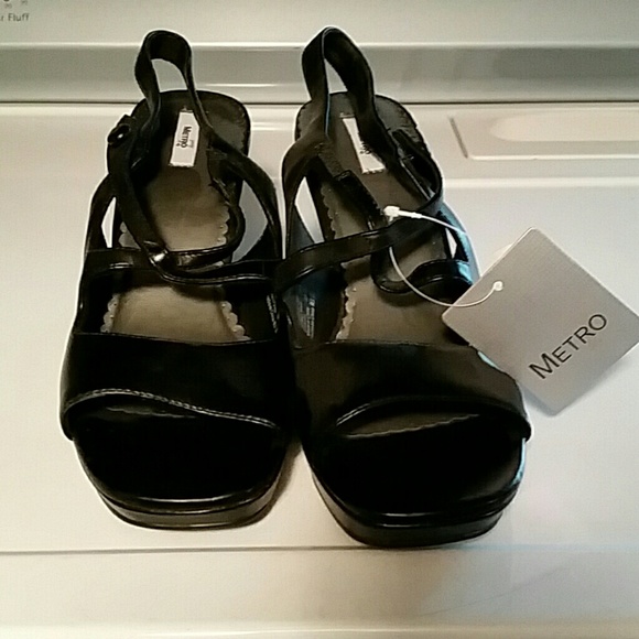 Open toe wedges