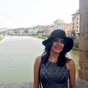 Meet your Posher, Caroline