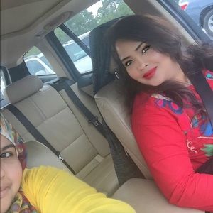 Meet your Posher, Nadia