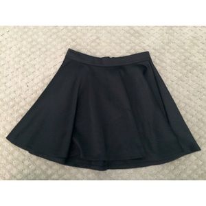 New black skater skirt
